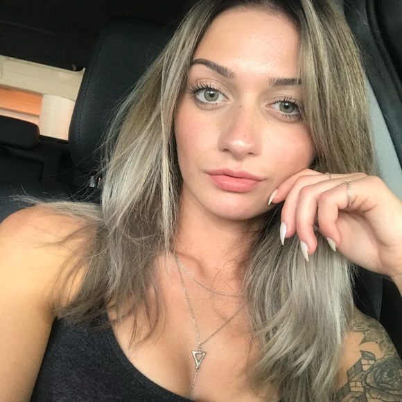 Meet your Posher, Makayla - Picture 2 of 2